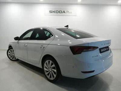 Usado Skoda Octavia Style 204 CV (150 kW) 2024 Blanco