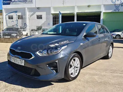 Usado Kia Ceed 100 CV (73 kW) 2021 Gris / plata Utilitario