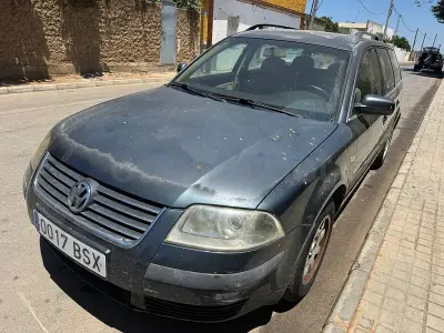 Usado VW Passat Comfortline 130 CV (95 kW) 2002 Verde Familiar