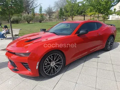 Usado Chevrolet Camaro 432 CV (317 kW) 2015 Rojo Coupe