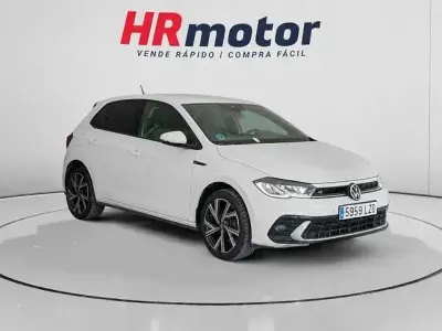 Usado VW Polo R-line 95 CV (69 kW) 2022 Gris Utilitario