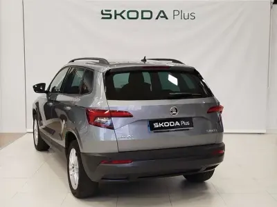 Usado Skoda Karoq Ambition 115 CV (84 kW) 2019 Gris / plata SUV