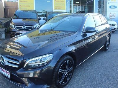 Usado Mercedes C200 160 CV (117 kW) 2020 Gris / plata Familiar