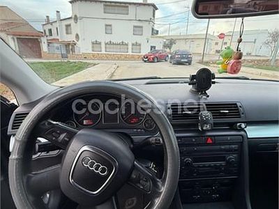 Usado Audi A4 140 CV (102 kW) 2005 Gris / plata Berlina