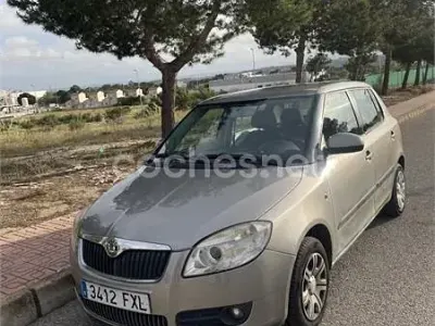 Usado Skoda Fabia 70 CV (51 kW) 2007 Beige Berlina