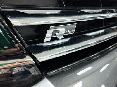 Gris / plata Usado 2019 VW Tiguan Sportline SUV | 27.990 € (Un poco caro)