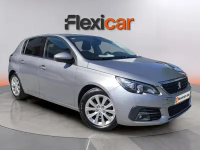 Usado Peugeot 308 Style 131 CV (96 kW) 2020 Gris Berlina