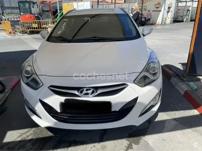 Usado Hyundai i40 136 CV (100 kW) 2011 Blanco Familiar