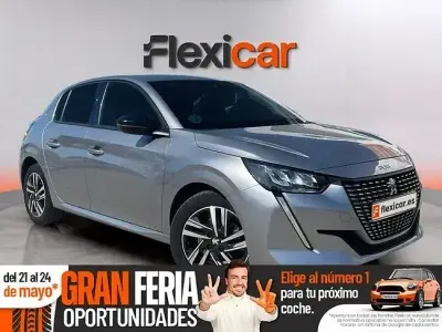 Usado Peugeot 208 Allure 100 CV (73 kW) 2022 Gris Utilitario