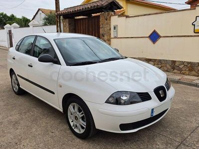 Usado Seat Cordoba Sport 100 CV (73 kW) 2004 Blanco Berlina