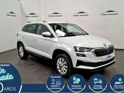 Usado Skoda Karoq Ambition 150 CV (110 kW) 2023 Blanco SUV