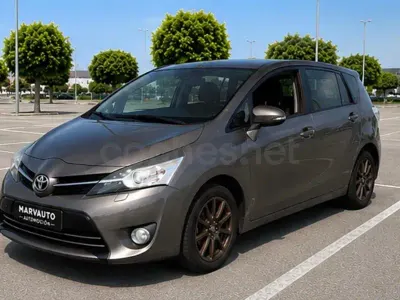 Usado Toyota Verso Business Edition 112 CV (82 kW) 2016 Gris / plata Monovolumen