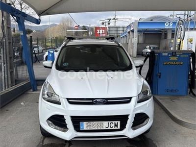 Usado Ford Kuga Titanium 120 CV (88 kW) 2015 Blanco SUV