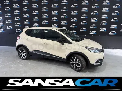 Usado Renault Captur Intens 90 CV (66 kW) 2017 Beige SUV