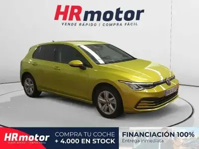 Usado VW Golf VIII Life 110 CV (80 kW) 2021 Verde Berlina