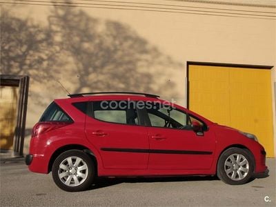 Usado Peugeot 207 95 CV (69 kW) 2008 Granate Familiar