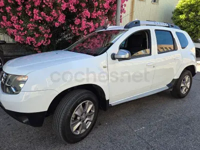 Usado Dacia Sandero Lauréate 90 CV (66 kW) 2014 Blanco Berlina