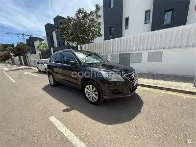 Käytetty VW Tiguan Sport 170 HP (125 kW) 2012 Musta Katumaasturi