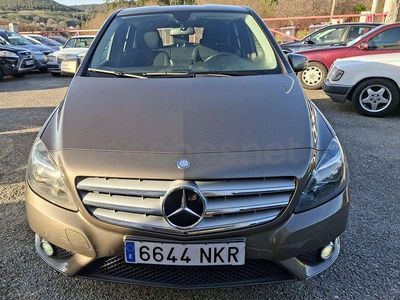 Usado Mercedes B180 109 CV (80 kW) 2012 Marrón Monovolumen