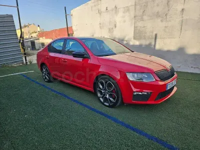 Usado Skoda Octavia RS 184 CV (135 kW) 2016 Rojo Familiar
