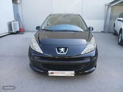 Usado Peugeot 207 68 CV (50 kW) 2009 Negro Berlina