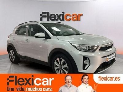 Usado Kia Stonic 100 CV (73 kW) 2022 Gris SUV