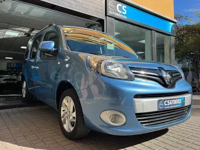 Usado Renault Kangoo 110 CV (80 kW) 2019 Blanco Monovolumen