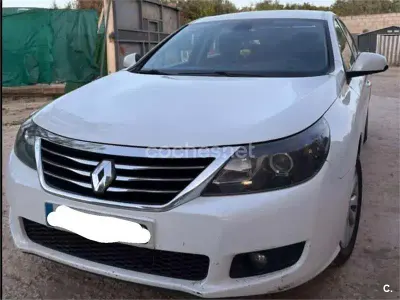 Usado Renault Latitude Privilege 150 CV (110 kW) 2012 Blanco Berlina
