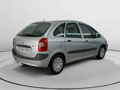 Usado Citroën Xsara 109 CV (80 kW) 2006 Gris Monovolumen
