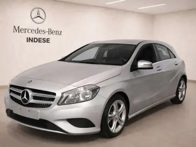 Usado Mercedes A180 Urban 122 CV (89 kW) 2012 Gris Utilitario
