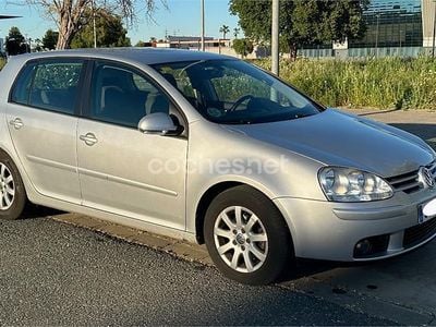 Usado VW Golf V Trendline 102 CV (75 kW) 2007 Gris / plata Berlina