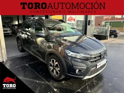 Usado Dacia Sandero Essentiel 90 CV (66 kW) 2021 Azul Berlina