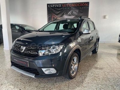 Usado Dacia Sandero Stepway 90 CV (66 kW) 2020 Gris / plata Berlina