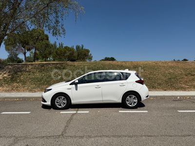 Toyota Auris Hybrid