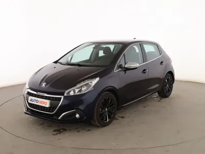Usado Peugeot 208 Allure 100 CV (73 kW) 2015 Azul Utilitario