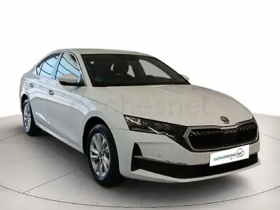 Usado Skoda Octavia Selection 150 CV (110 kW) 2025 Blanco Berlina
