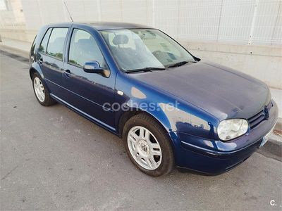 Usado VW Golf IV 110 CV (80 kW) 2001 Azul Berlina