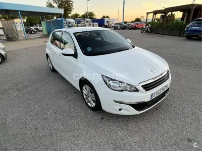 Usado Peugeot 308 Access 82 CV (60 kW) 2014 Blanco Berlina