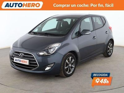 Usado Hyundai ix20 Comfort 126 CV (92 kW) 2016 Gris Utilitario