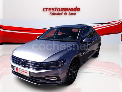 Usado VW Passat Executive 122 CV (89 kW) 2021 Gris / plata Berlina