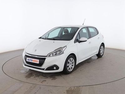 Blanco Usado 2016 Peugeot 208 Active Utilitario | 7999 € (Precio justo)