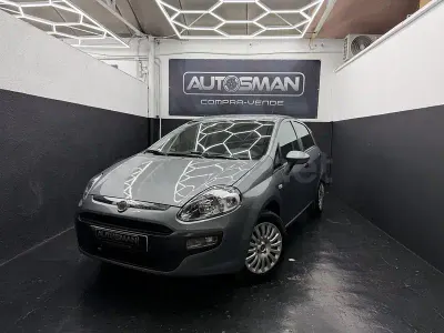 Usado Fiat Punto Evo Dynamic 77 CV (56 kW) 2010 Gris / plata Utilitario