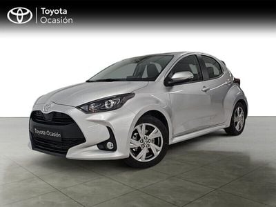 Usado Toyota Yaris Active 116 CV (85 kW) 2024 Gris Utilitario