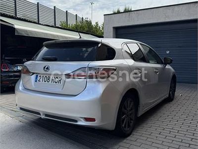Lexus CT200h