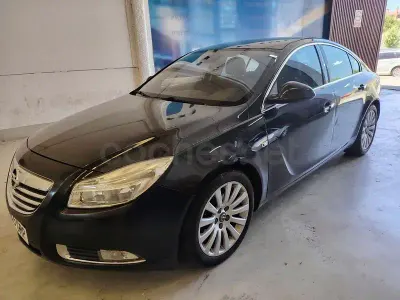 Usado Opel Insignia Edition 160 CV (117 kW) 2009 Negro Berlina