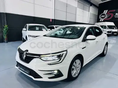 Begagnad Renault Mégane II Business 115 HK (84 kW) 2021 Vit Sedan