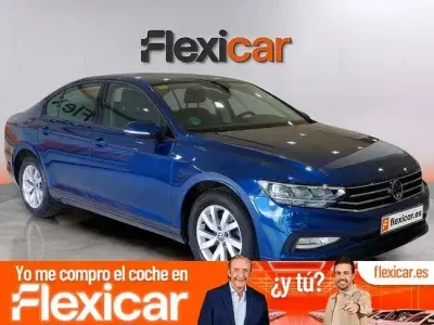 Usado VW Passat Business 120 CV (88 kW) 2020 Azul Berlina