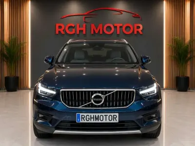 Begagnad Volvo XC40 Inscription 262 HK (192 kW) 2020 Blå SUV