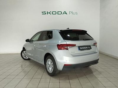Usado Skoda Fabia Selection 95 CV (69 kW) 2025 Gris plata Utilitario
