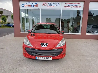 Usado Peugeot 206 75 CV (55 kW) 2009 Rojo Berlina